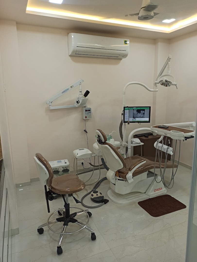 Arihant Dental Clinic - Modern Clinic Interior Photo 2 in Dharangaon