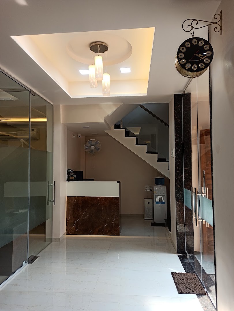 Arihant Dental Clinic - Modern Clinic Interior Photo 4 in Dharangaon