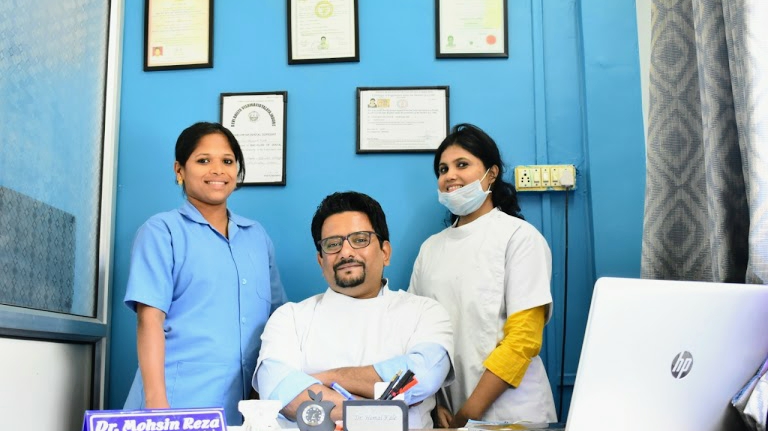 CARE 32 DENTAL CLINIC - Modern Clinic Interior Photo 1 in Ratnagiri