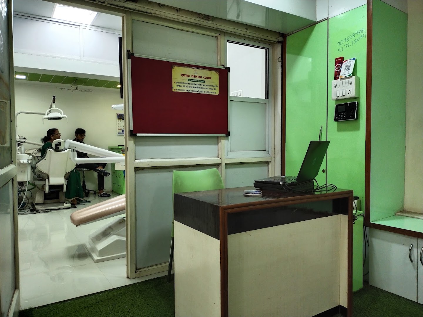 DR. SADIQ PINJARI Royal Dental Clinic - Modern Clinic Interior Photo 2 in Jalgaon
