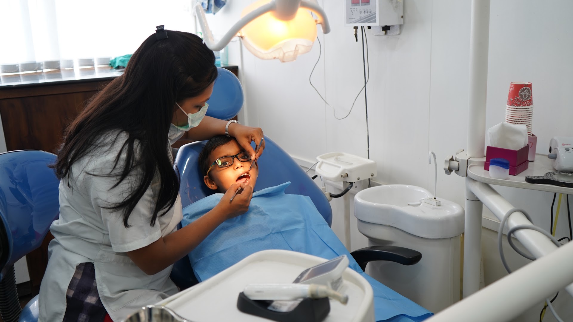 Dr. Tejal Pallod DentalWorld Dental Clinic & Implant Center - Modern Clinic Interior Photo 1 in Chhatrapati Sambhajinagar