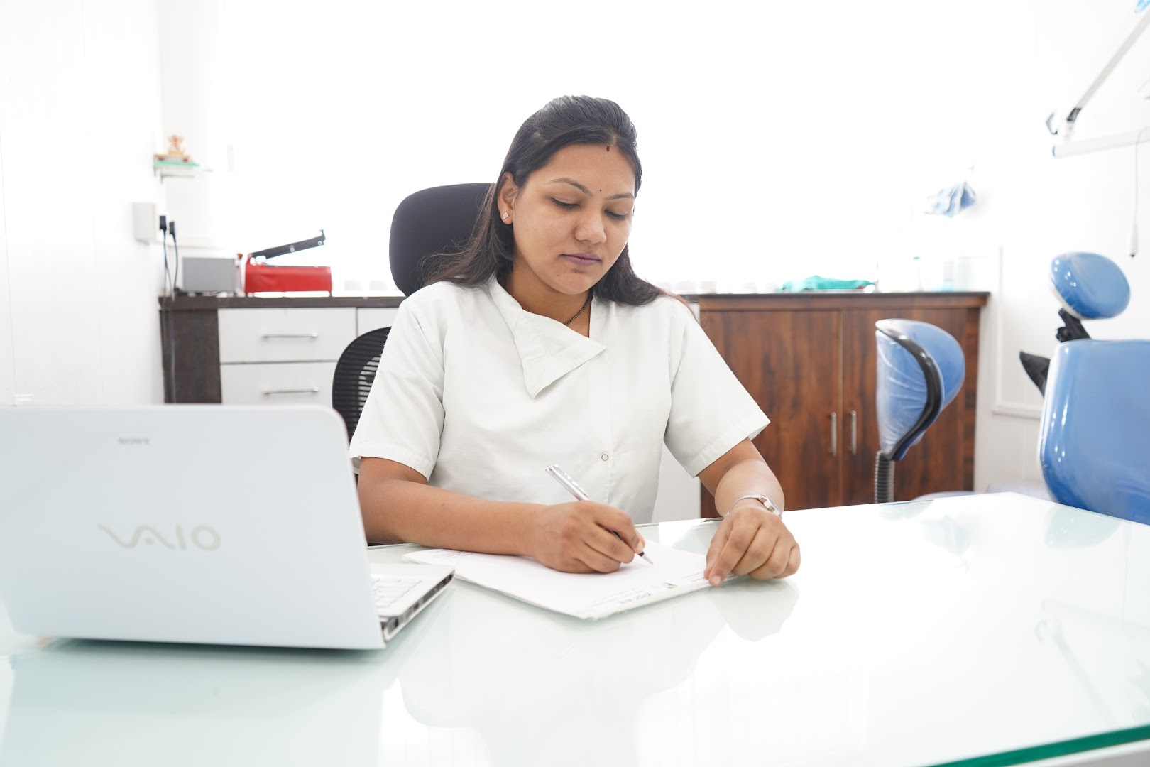 Dr. Tejal Pallod DentalWorld Dental Clinic & Implant Center - Modern Clinic Interior Photo 3 in Chhatrapati Sambhajinagar