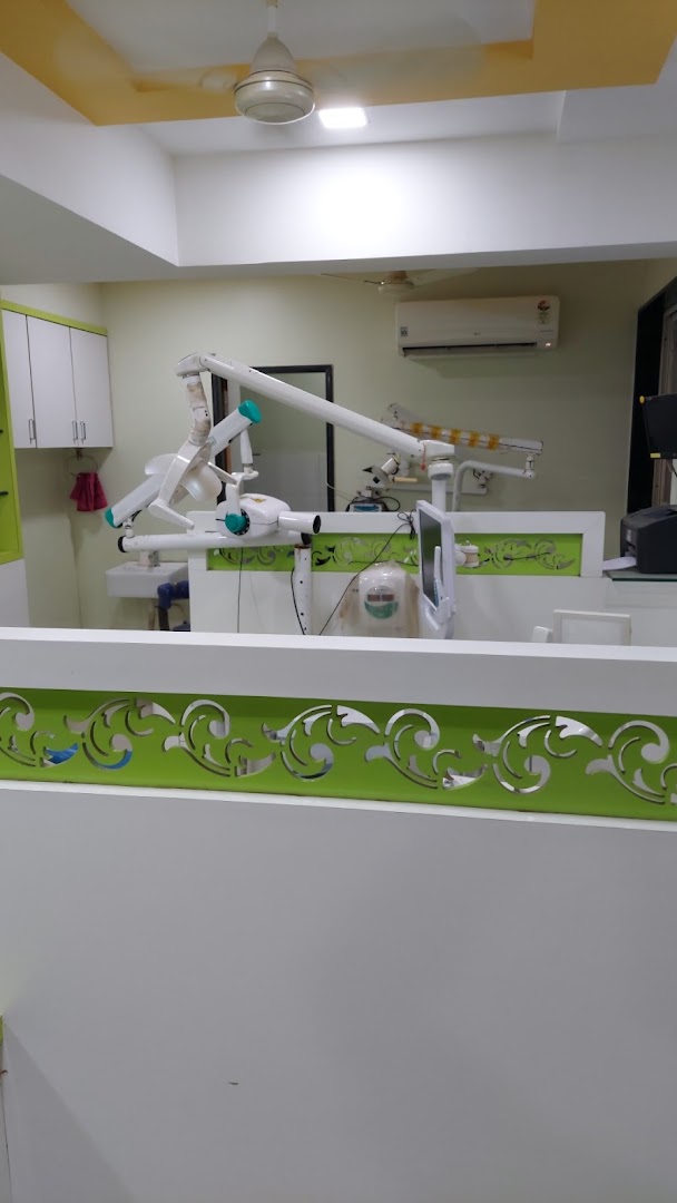 Sai Mangal Dental Clinic Shirpur - Modern Clinic Interior Photo 4 in Amode, Shirpur-Warwade