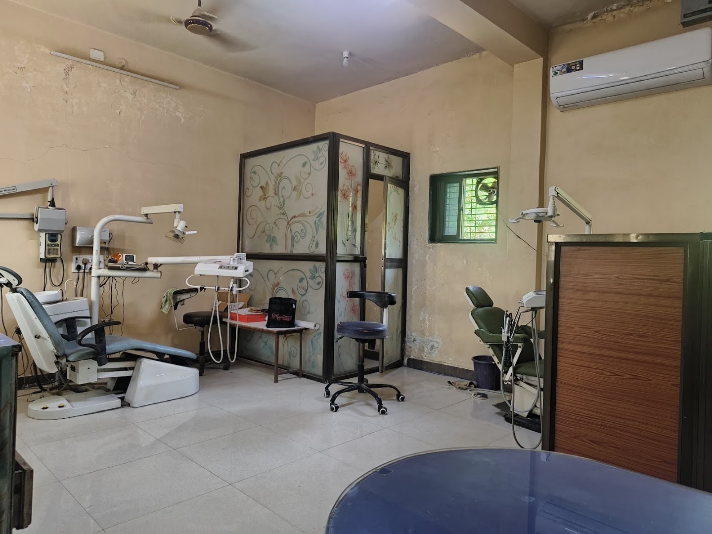 Dr.Ravi Khandare's Laxmi Dental Clinic
