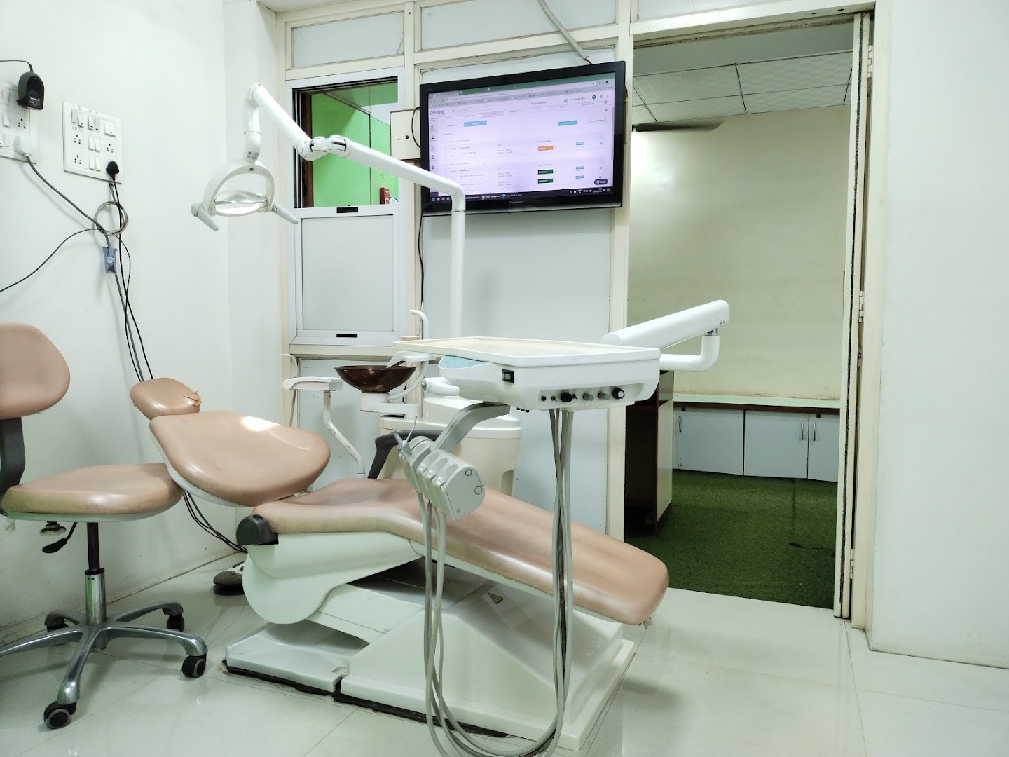 DR. SADIQ PINJARI Royal Dental Clinic