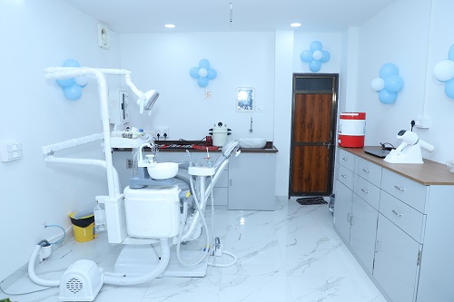 Dr Salunke's Dental Clinic and Implant Centre