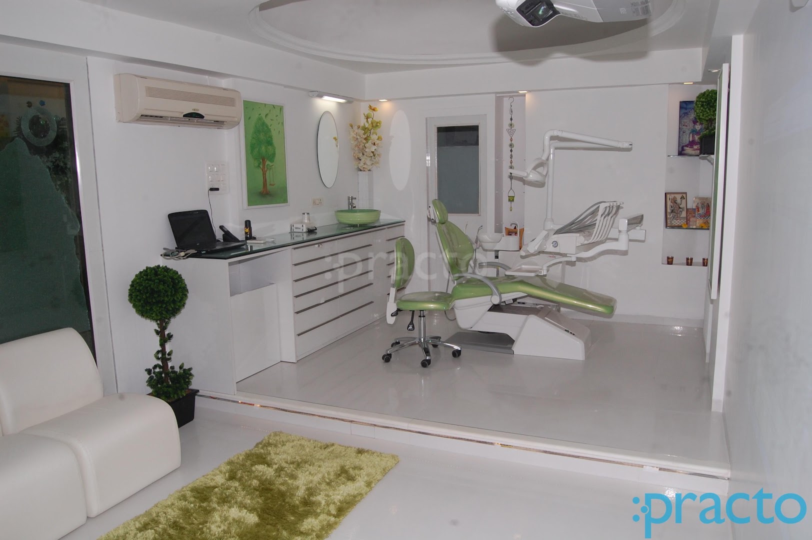 Gayatri Dental Clinic,Mahabal