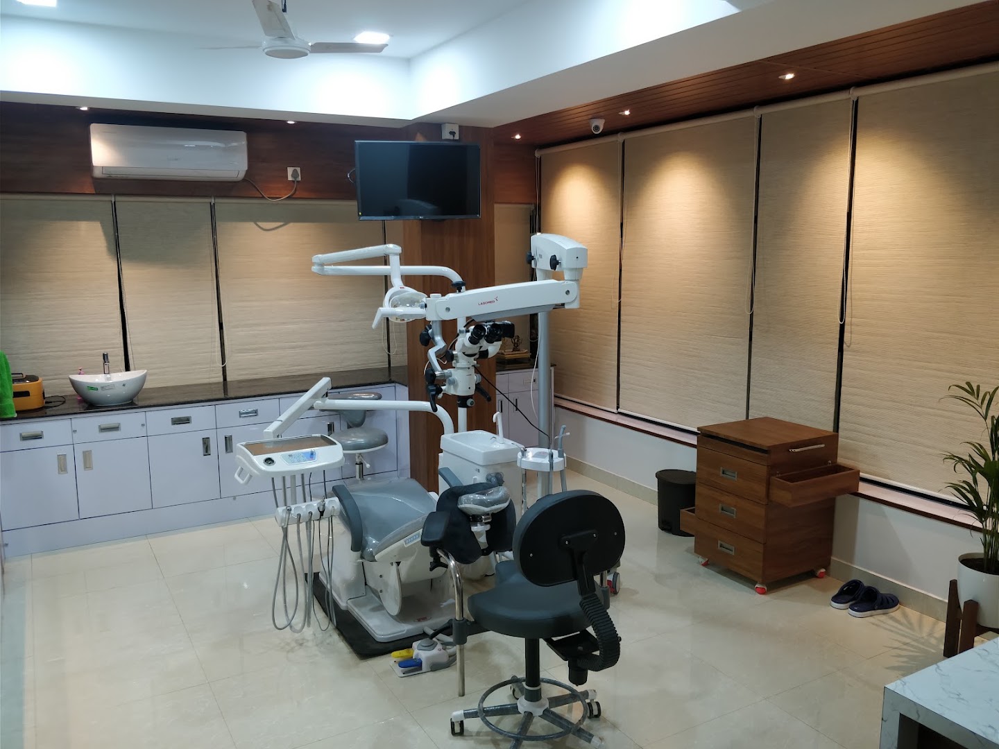 Happy Smiles Dental Wellness Clinic -Dr. Shreeya Joshi & Dr. Kshitij Joshi